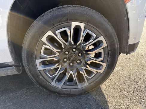 Used 2023 GMC Yukon Denali Ultimate image 38