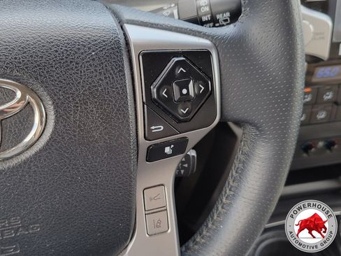 Used 2022 Toyota 4Runner Limited AWD/4WD image 31