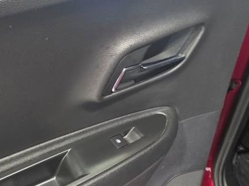 Used 2019 Chevrolet Trax LT w/ LT Convenience Package image 25