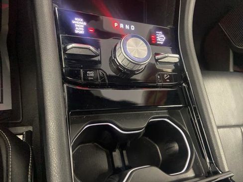 Certified 2022 Jeep Grand Cherokee L Overland w/ Luxury Tech Group IV image 32