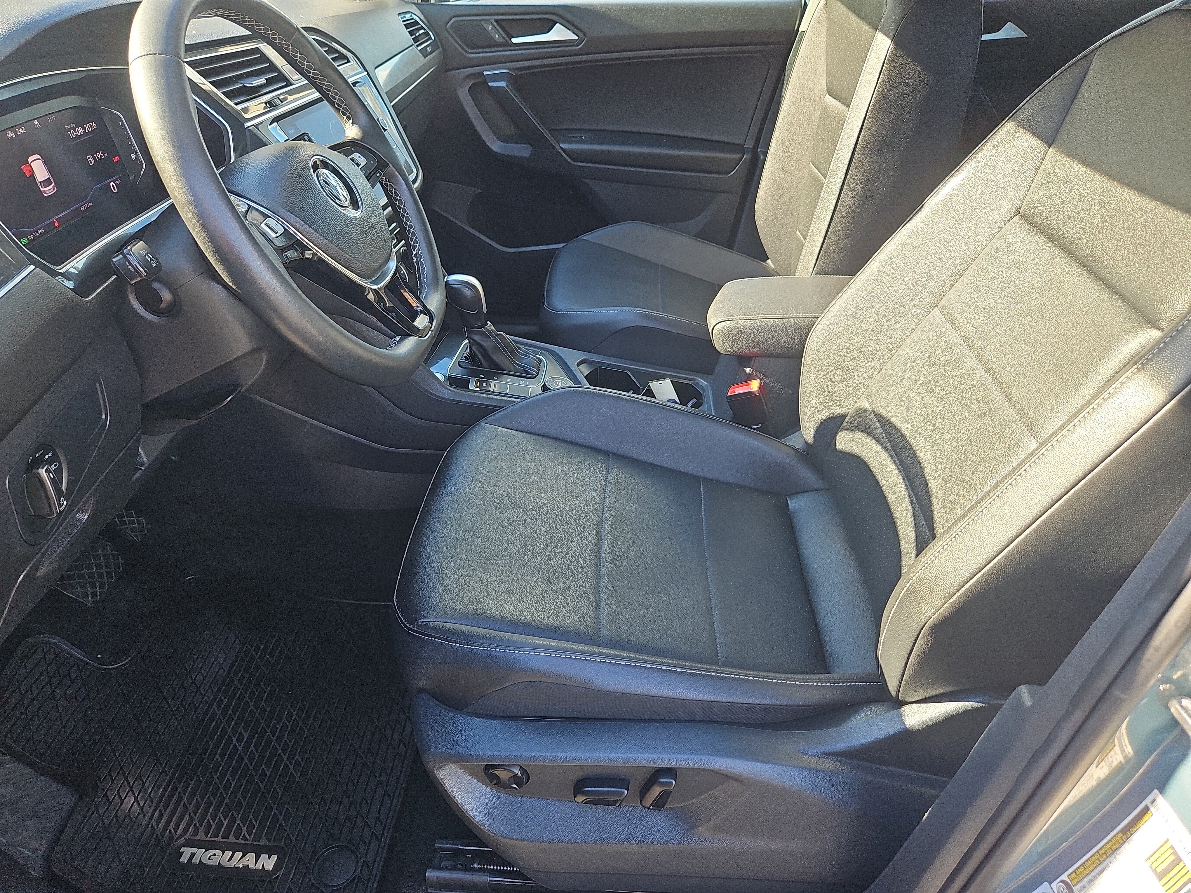 Used 2021 Volkswagen Tiguan SEL AWD/4WD image 30