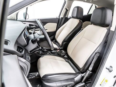Used 2021 Buick Encore Preferred w/ Safety Package II FWD image 26