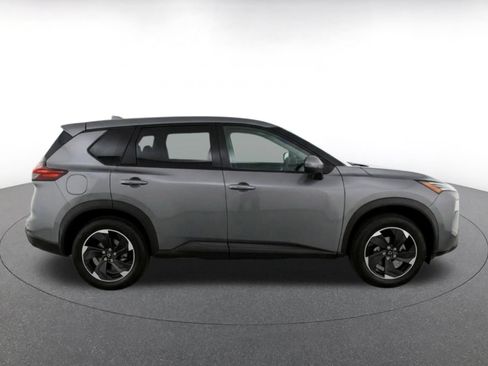 Used 2025 Nissan Rogue SV FWD image 10