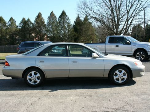 Used 1999 Lexus ES 330 ES 300 Sedan 4D image 8