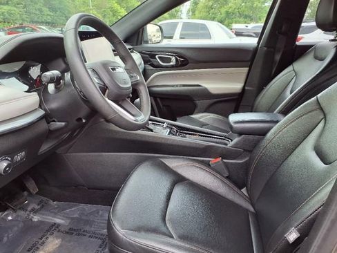 Used 2024 Jeep Compass Limited image 13
