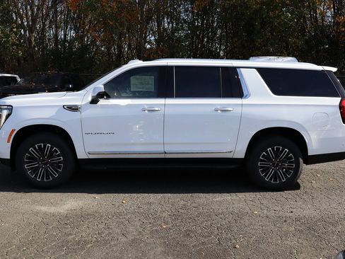 New 2026 GMC Yukon XL Elevation w/ LPO, Floor Liner Package image 6