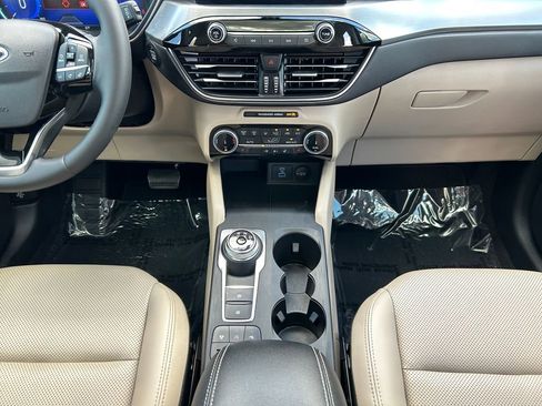 Used 2022 Ford Escape Titanium w/ Class II Trailer Tow Package image 12