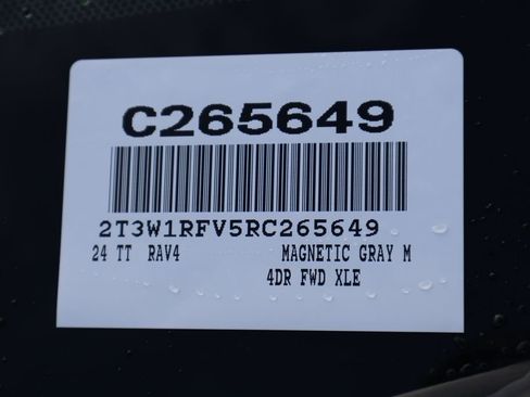 Used 2024 Toyota RAV4 XLE w/ Convenience Package image 6