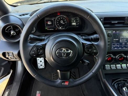 Used 2024 Toyota GR86 Premium image 13