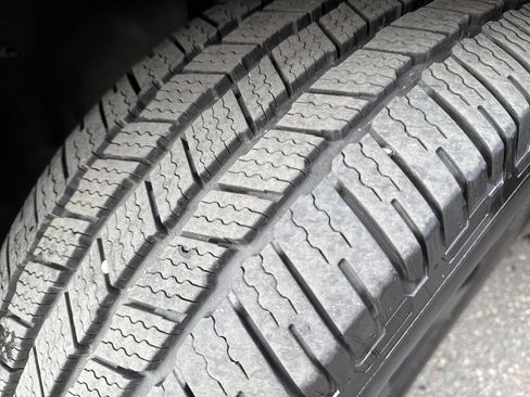 Used 2014 Jeep Grand Cherokee Overland w/ Advanced Technology Group image 10