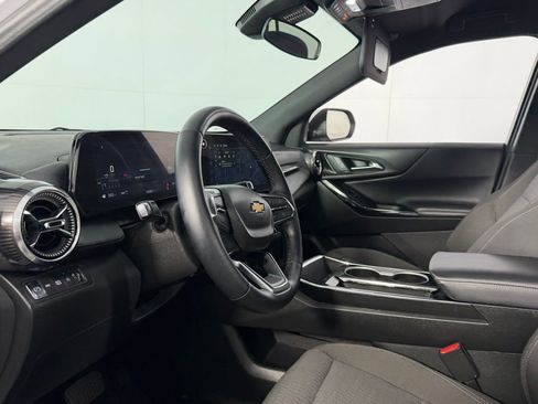 Used 2025 Chevrolet Equinox LT image 18