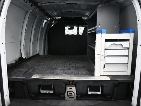 Used 2020 Chevrolet Express 2500 w/ Driver Convenience Package image 11