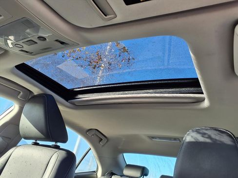 Used 2016 Lexus IS 200t image 17