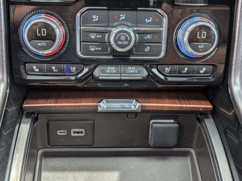 Certified 2024 GMC Yukon Denali Ultimate AWD/4WD image 31