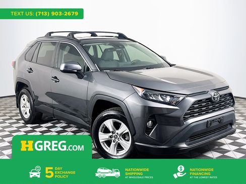 Used 2021 Toyota RAV4 XLE image 1