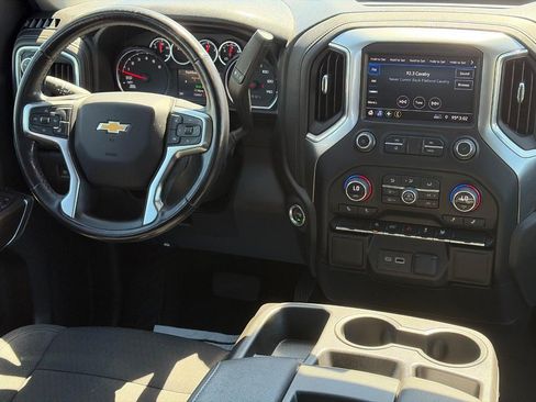 Used 2022 Chevrolet Silverado 1500 LT AWD/4WD image 12