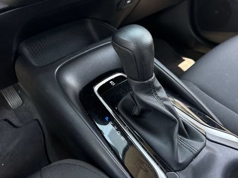 Used 2025 Toyota Corolla LE FWD image 20