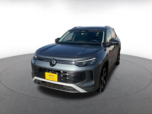 Used 2026 Volkswagen Tiguan SE FWD image 5