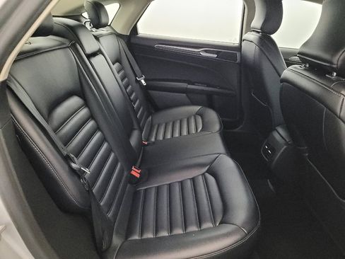 Used 2019 Ford Fusion SEL FWD image 19