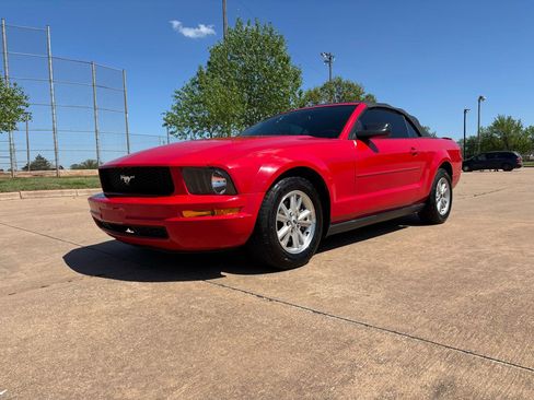 Used 2007 Ford Mustang Premium image 4