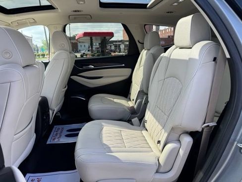 Used 2023 Buick Enclave Avenir AWD/4WD image 10