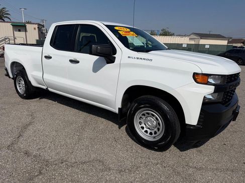 Used 2019 Chevrolet Silverado 1500 W/T w/ WT Convenience Package RWD image 3