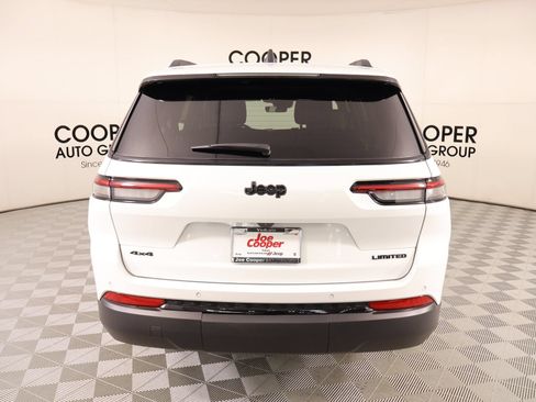 Used 2025 Jeep Grand Cherokee L Limited w/ Black Appearance Package AWD/4WD image 23