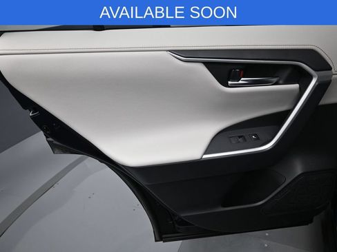 Used 2022 Toyota RAV4 Limited AWD/4WD image 31