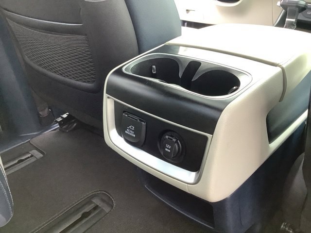 Used 2025 Kia Carnival SX Prestige FWD image 21