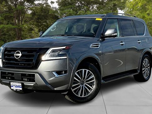 Used 2021 Nissan Armada SL w/ Captain's Chairs Package image 3