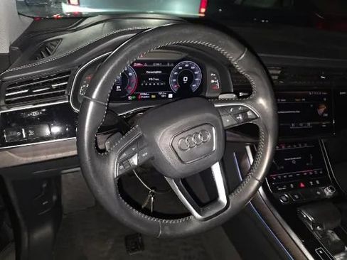 Used 2019 Audi Q8 Prestige image 12