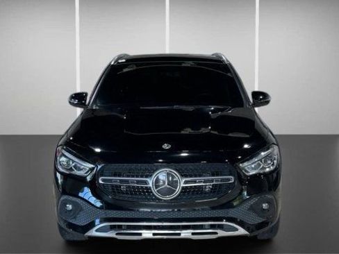 Used 2022 Mercedes-Benz GLA 250 w/ Premium Package Lite image 2
