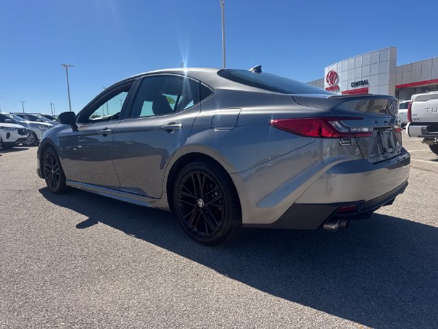 Used 2025 Toyota Camry SE FWD image 4