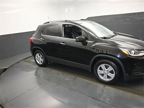 Used 2019 Chevrolet Trax LT w/ LT Convenience Package image 1