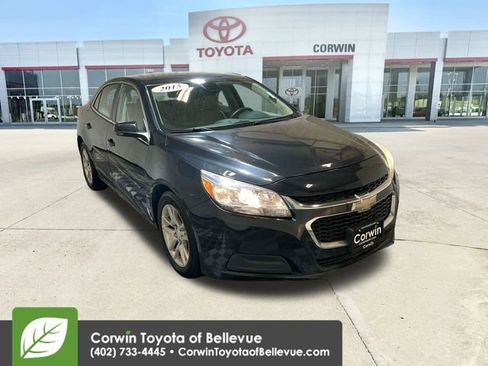 Used 2015 Chevrolet Malibu LT w/ Power Convenience Package image 2