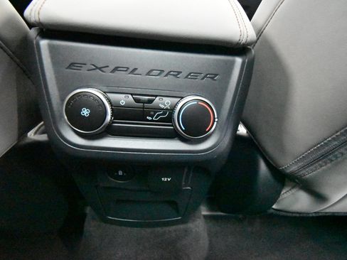 New 2026 Ford Explorer Active w/ Active Comfort Package image 24