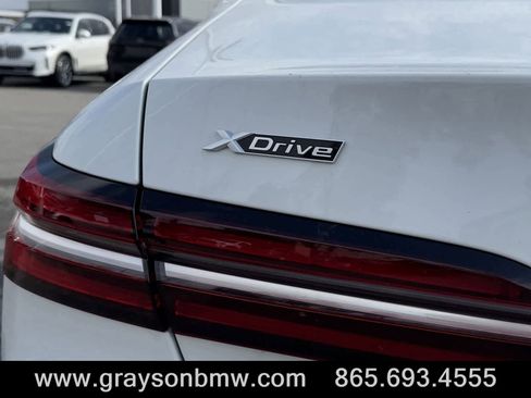 Certified 2025 BMW 530i xDrive image 9