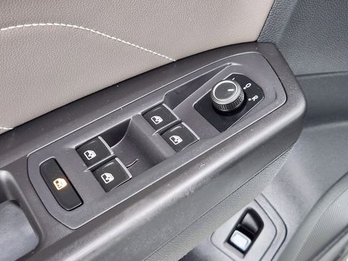 Used 2021 Volkswagen Atlas Cross Sport SE image 17