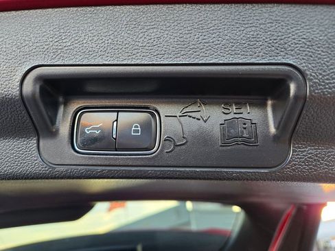 Used 2021 Ford Explorer XLT image 21