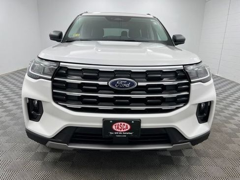 Used 2026 Ford Explorer Active w/ Active Comfort Package AWD/4WD image 3