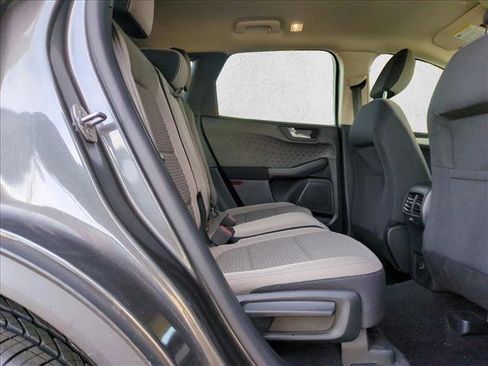 Used 2020 Ford Escape SE image 17