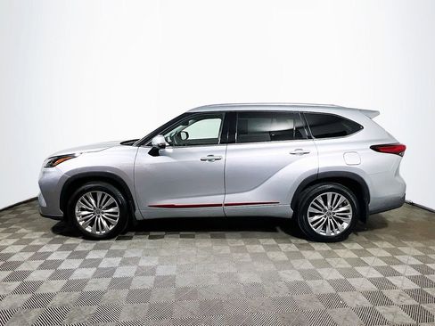 Used 2022 Toyota Highlander Platinum AWD/4WD image 5