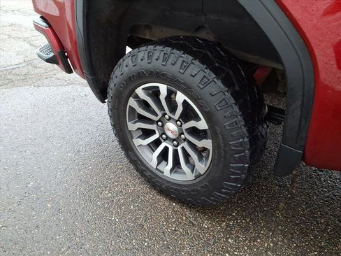 Certified 2023 GMC Sierra 1500 AT4 w/ Technology Package image 4