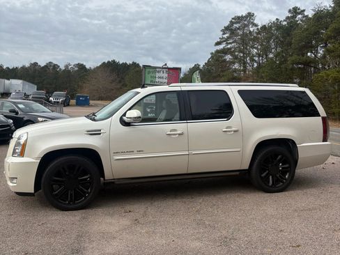 Used 2013 Cadillac Escalade ESV Premium image 5
