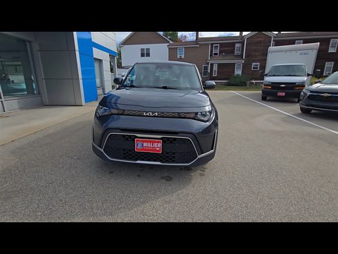 Used 2023 Kia Soul LX w/ LX Technology Package image 3