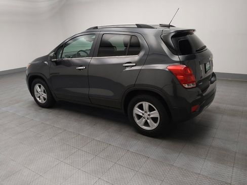 Used 2019 Chevrolet Trax LT w/ LT Convenience Package image 3