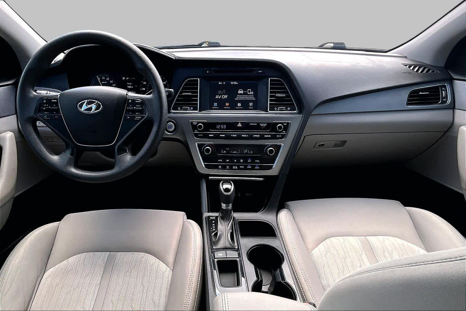 Used 2017 Hyundai Sonata SE FWD image 14
