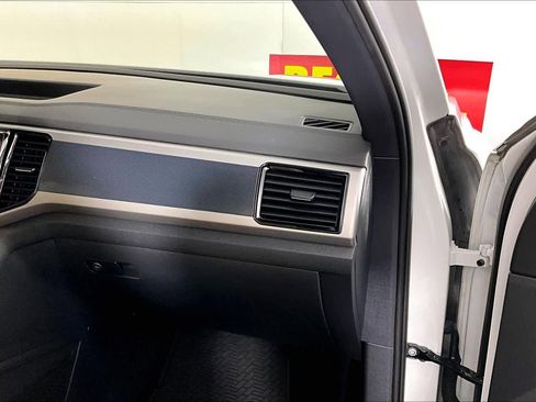 Used 2020 Volkswagen Atlas Cross Sport SEL R-Line image 17