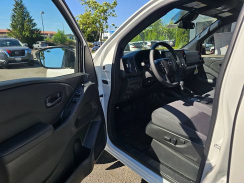 New 2026 Nissan Frontier SV w/ All-Weather Content Package AWD/4WD image 15