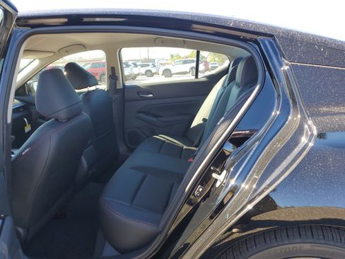 New 2025 Nissan Altima 2.5 SR image 11